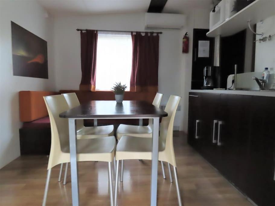 Mobile Home 6-Pers Camping Lei Suves-Cotes D'Azur-Including Airco Roquebrune-sur-Argens Exterior foto